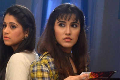 Chandni Bhagwanani excited to play Siamese twin in Khidki