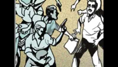 Miscreants loot Rs 1 lakh from 40-year-old man