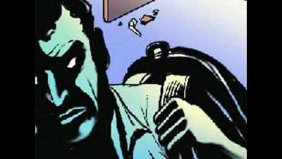Businessman robbed of Rs 5 lakh