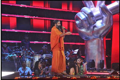 Baba Ramdev performs special Bhakti Bhajan on The Voice India Kids