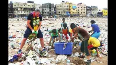 <arttitle><p>UN green chief to join Versova beach clean-up on Sunday</p></arttitle>