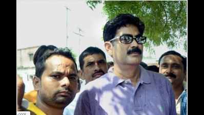 Shahabuddin rides bullet to surrender to Siwan court