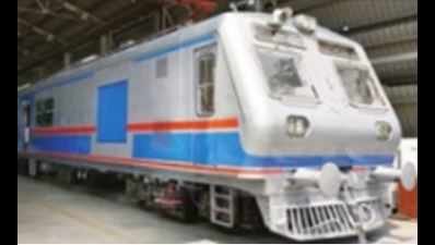 Mumbai: AC local comes rolling in, hits height barrier on Western Railway
