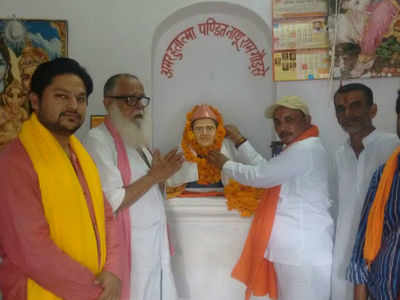 Nathuram Godse's statue unveiled on Gandhi Jayanti in Meerut