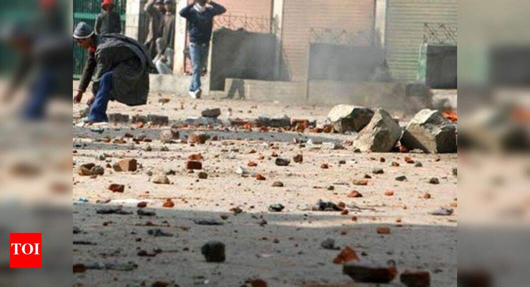Rioting during tazia procession | Vadodara News - Times of India