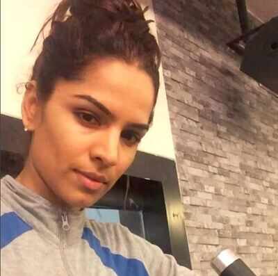 Kumkum Bhagya's Alia aka Shikha Singh shares no make-up look