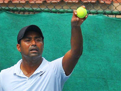 Bopanna, Paes crash out in China Open first round