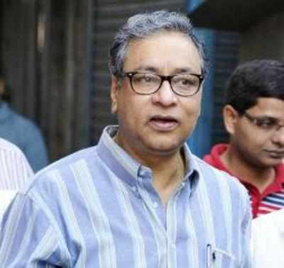 <arttitle><p>Jawahar Sircar writes to government offering to quit</p></arttitle>