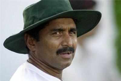 Pakistani Terror: Former Pakistan cricket captain Javed Miandad gets ugly  again - off the cricket field | India News - Times of India