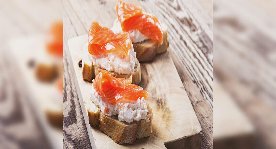 Smoked Salmon Cream Cheese Bruschetta Recipe: How to Make Smoked Salmon Cream Cheese Bruschetta Reci