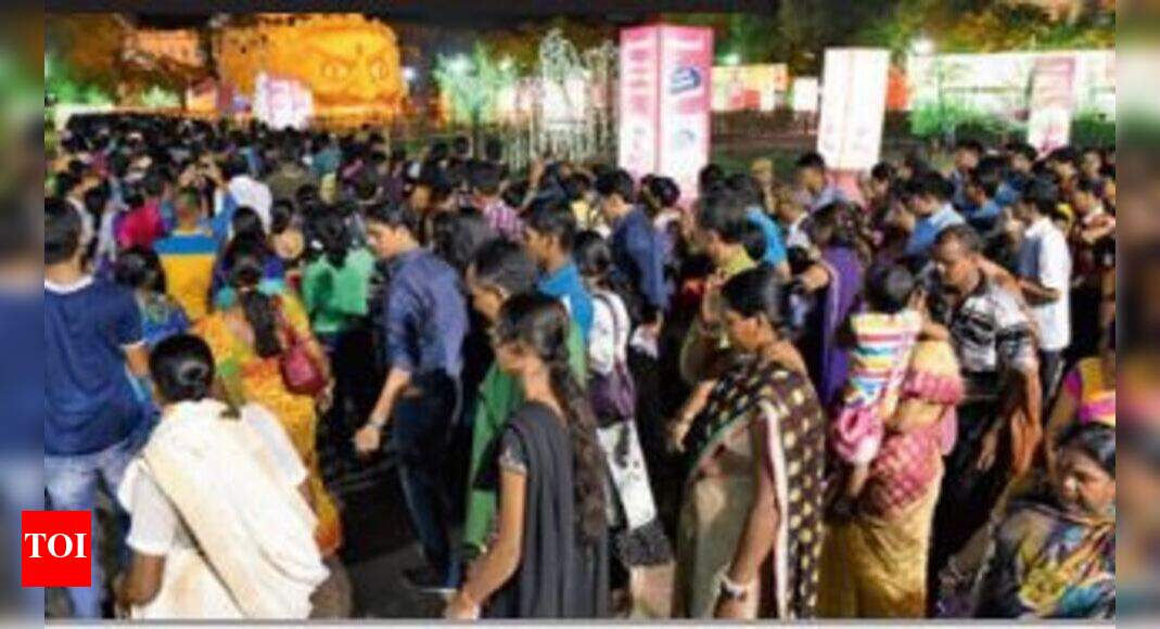 Deshapriya Park Deshapriya Park ties city in knots Kolkata News