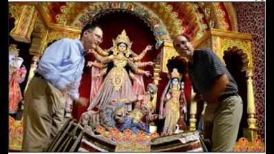 US diplomat on Puja tour makes the most of pandal-hopping