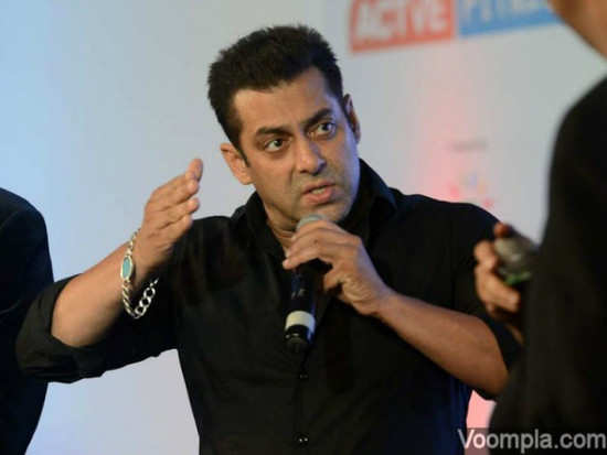 Salman files a 100 crore defamation suit against TV channel