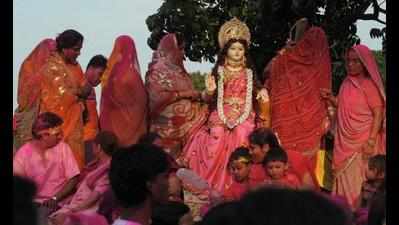 Women hold sway in Allahabad Puja, Ramlilas