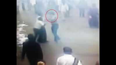 Ticket checker gets beaten by commuter after asking for fine