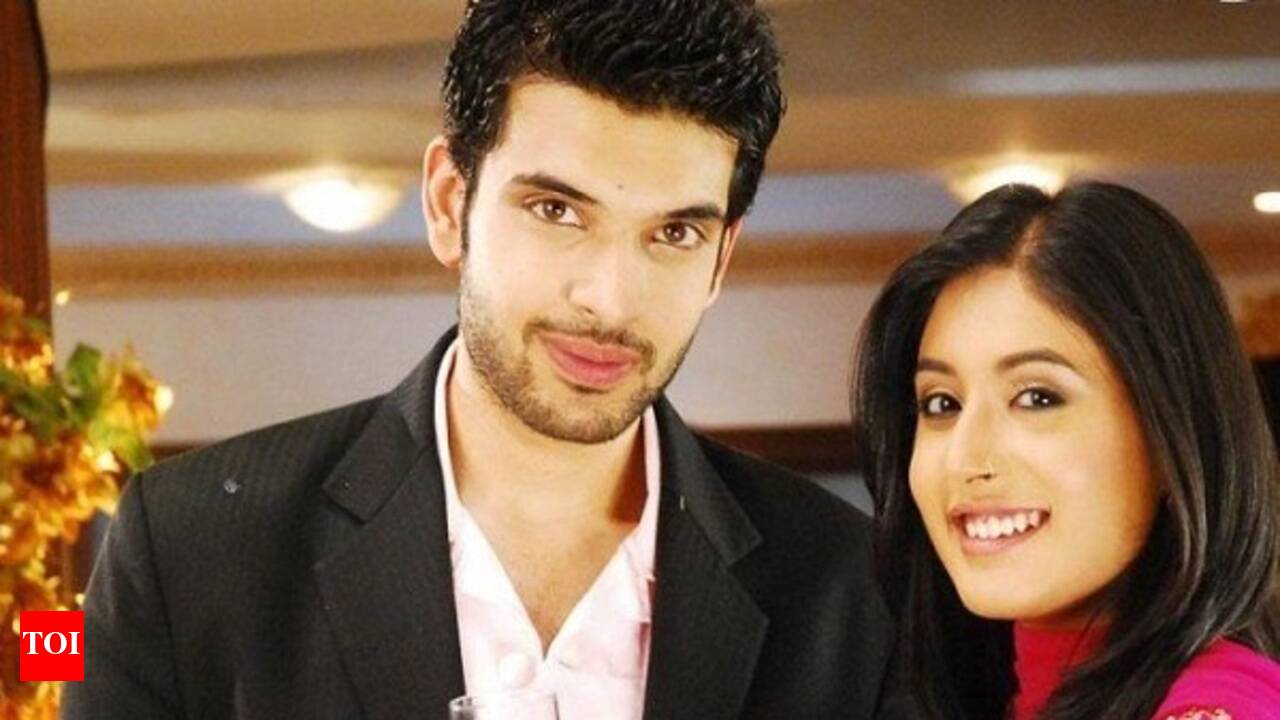 Kritika Kamra wishes ex-boyfriend Karan Kundra “Happy Birthday” in the  sweetest way possible - The Times of India