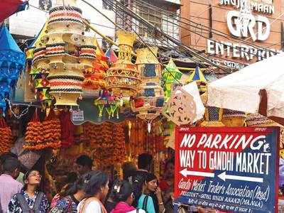 Score Bags At Asia's Largest Wholesale Market In Delhi Starting