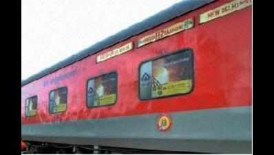 Provide two pantry cars in Rajdhani: PSC