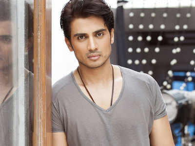 It's two to tango for Shiv Pandit