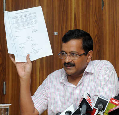 More trouble for AAP on office of profit issue: Prez forwards new petition to EC