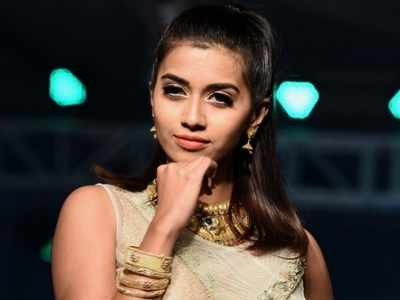 Vinsu looked ravishing at the Tamil Nadu Retail Jewellers Awards and  Fashion Show at Leela Palace in Chennai | Events Movie News - Times of India