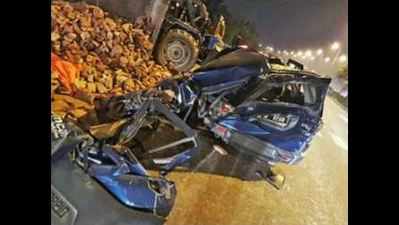 3 Amity students killed as car rams tractor