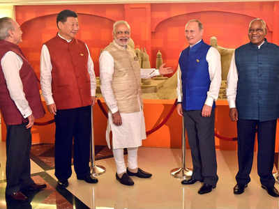 BRICS leaders admire Sudarshan Pattnaik's 'sand monuments' of five member nations