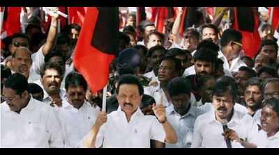 DMK and VCK workers held for rail roko