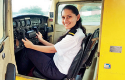 Baroda girl aims for the sky, gets flying licence at 16