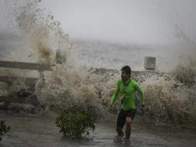 China issues red alert as Typhoon Sarika strikes