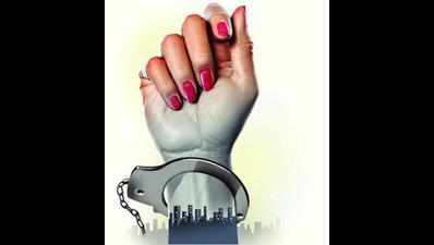 Woman siphons 7.7 lakh by forgery