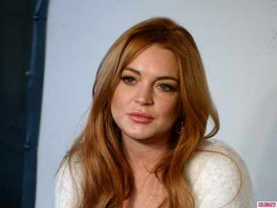Lindsay Lohan supplies Syrian refugees with energy drinks