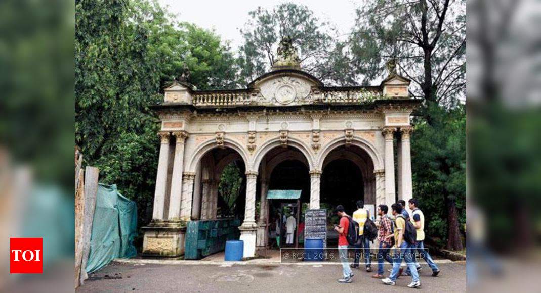 Mumbai zoo in licence jeopardy? | Mumbai News - Times of India