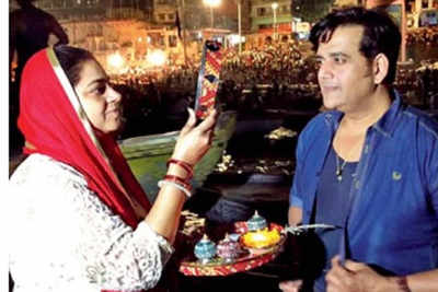 Ravi Kishan goes for a moon walk with wife Preeti in Banaras