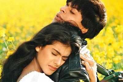 <arttitle><strong><b>Kajol reminisces 21 years of 'Dilwale Dulhania Le Jayenge'</b></strong><strong/></arttitle>