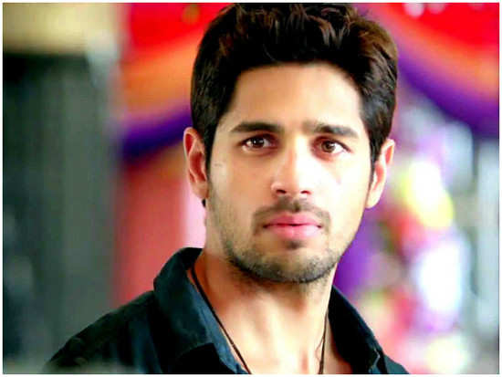 Sidharth Malhotra gets into an argument with Twitter trolls