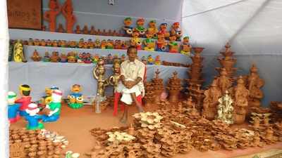 Earthen lamps a big hit in city terracotta exhibition