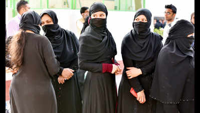 Muslim women protest move to ban triple talaq