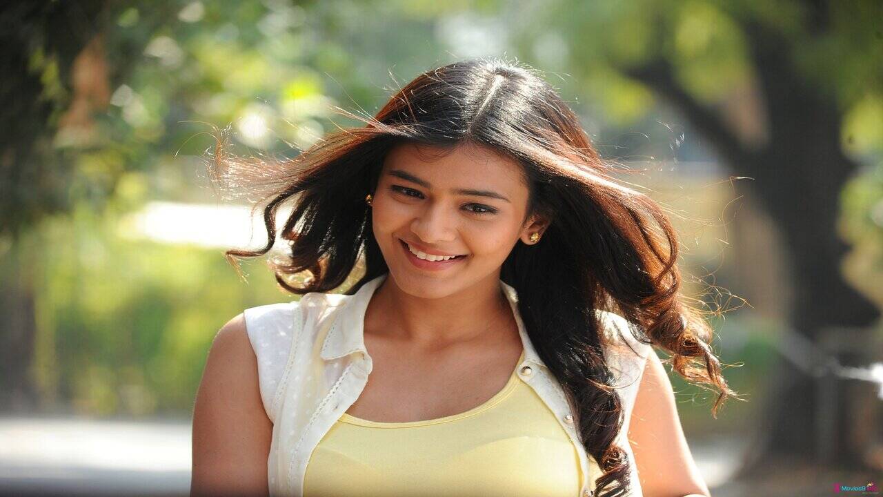 Hebah Patel gets candid about movies, life and more | Telugu Movie News -  Times of India