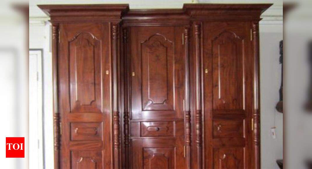 AMC removes furniture shops from Delhi Gate area Aurangabad News