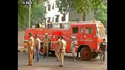 Fire breaks out at building near Delhi's India Gate