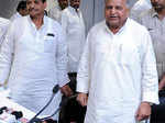 SP sacks Akhilesh aide Pawan Pandey