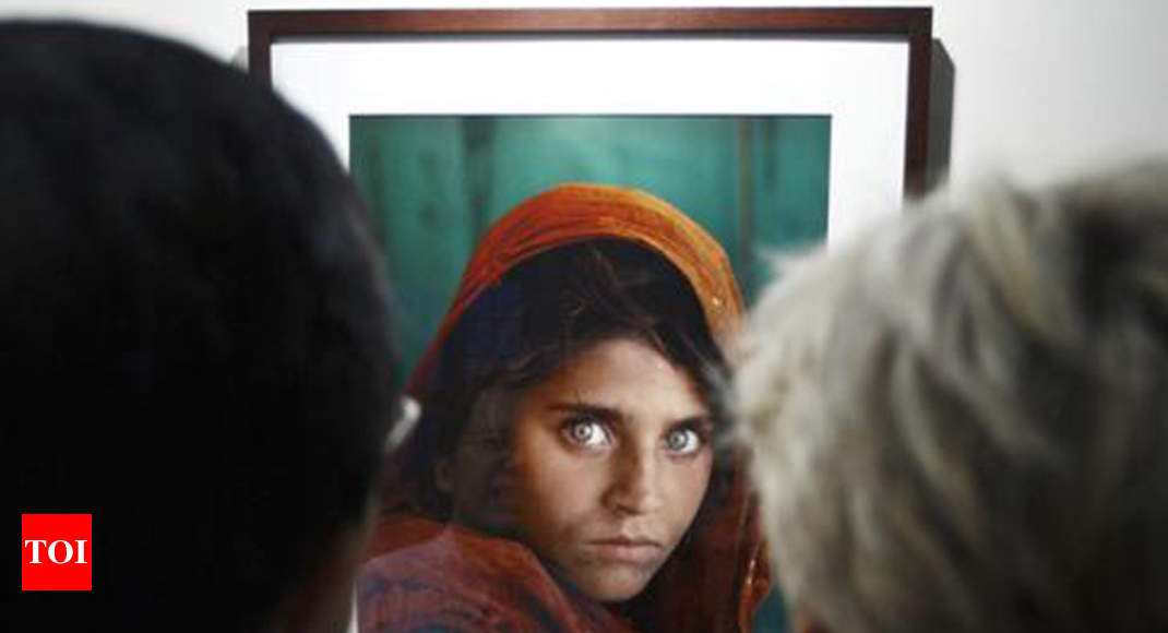 Afghan Girl National Geographics Famous Afghan Girl Arrested In Pakistan On Corruption 