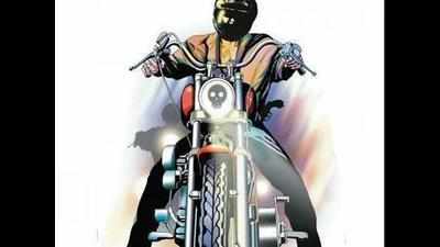 Bike-borne thieves steal bag with 1Lakh