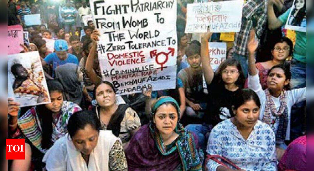 Now, CPM plays club card to woo youths | Kolkata News ...