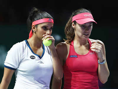Sania-Hingis pair enters semis of WTA Finals