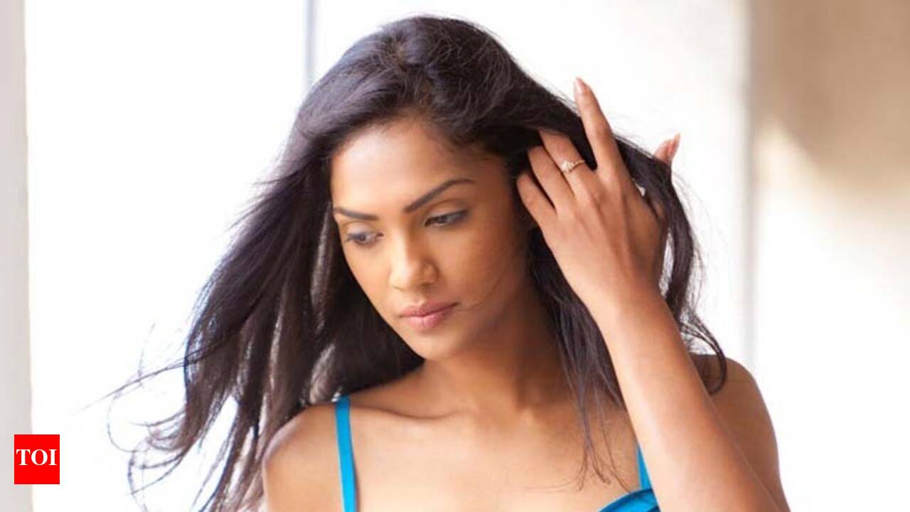 Brunette mushuk surati