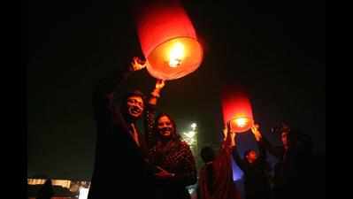 Use of sky lanterns goes unchecked