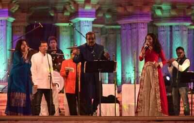 Hariharan, Sunidhi make MP foundation day memorable