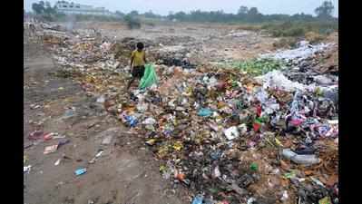 Glittery city’s ugly side: No civic amenities in Sec 37